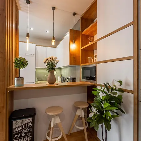 Διαμέρισμα Blizko Stanice Podtatranskeho 1 Center 4 *